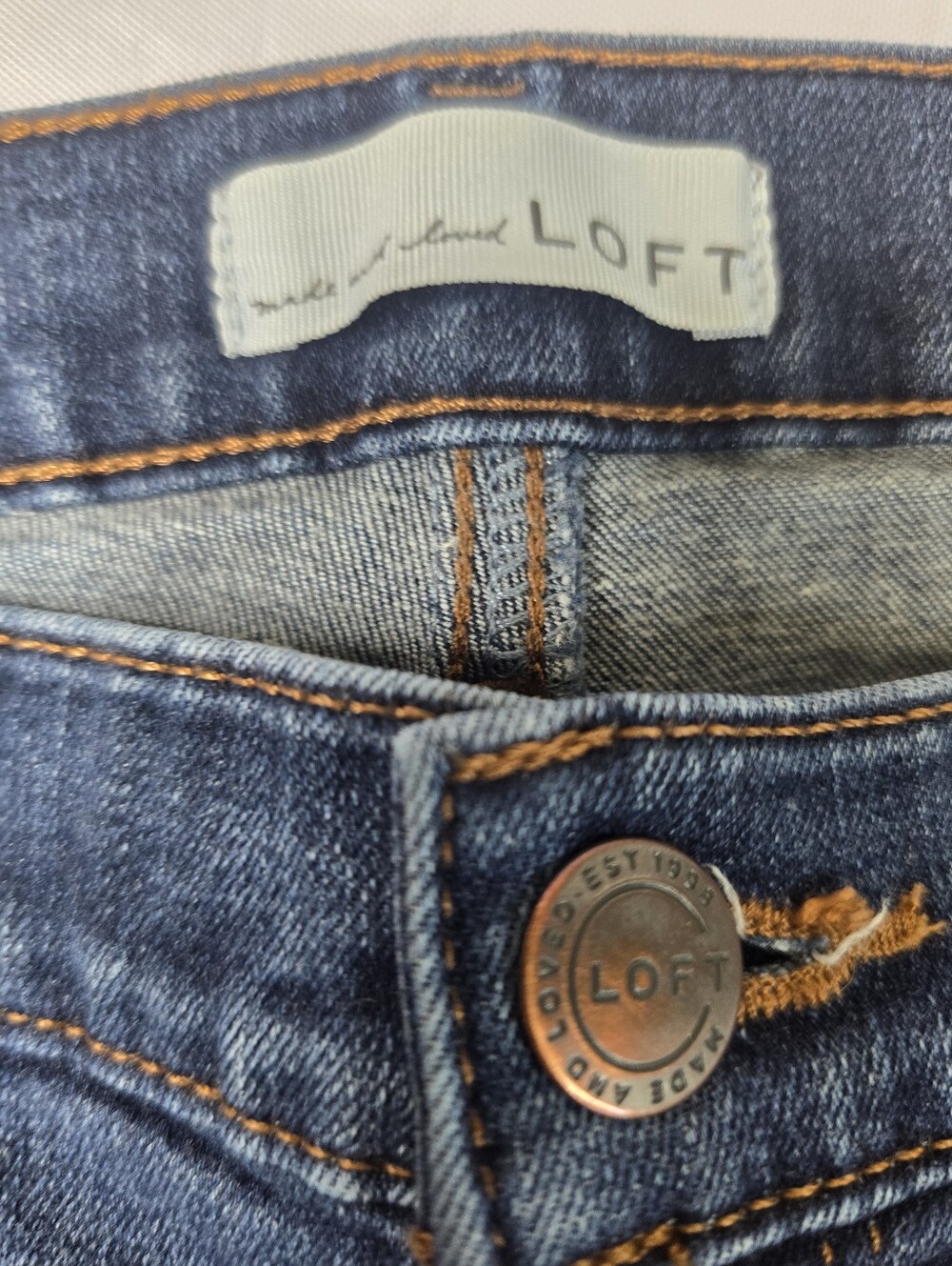 LOFT mid-rise bootcut jeans - Picture 2 of 9